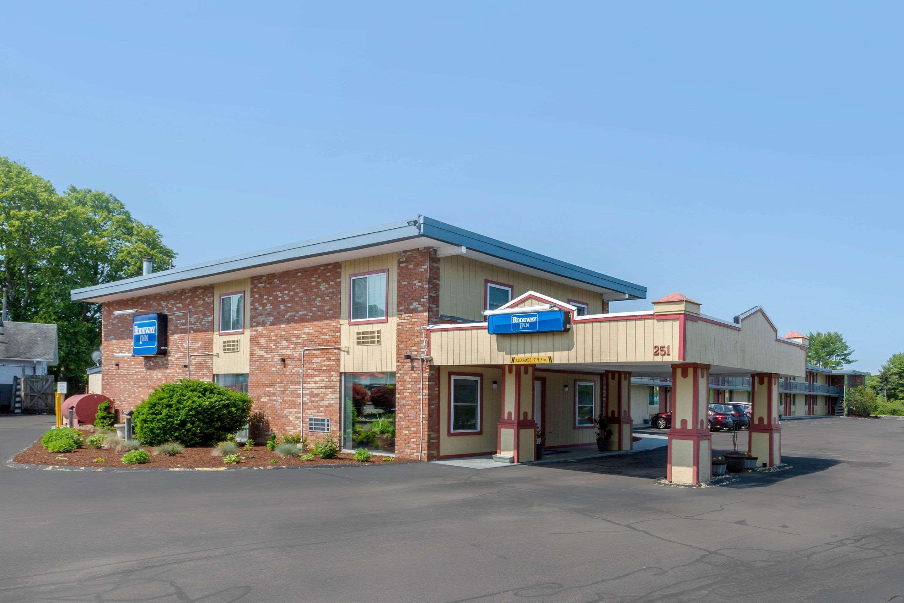 Rodeway Inn Mystic Exterior foto